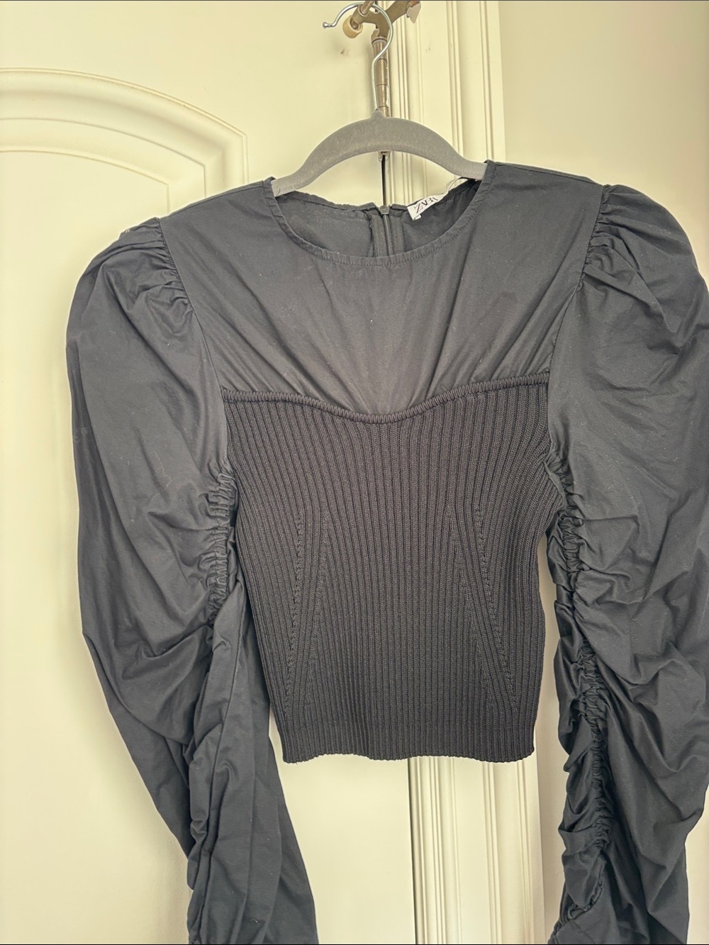 Zara Black Puff-Sleeve Ribbed Crop Top - Picture 4 of 8